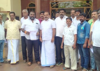 தூத்துக்குடி மாவட்டத்தில் 68 மதுபான கடைகள் பார் உரிமம் பெறாமல் இயக்கப்படுகிறது. நடவடிக்கை எடுக்கா விட்டால் டாஸ்மார்க் மேலாளர் அலுவலகத்தை முற்றுகை போராட்டம் நடத்த பாஜக முடிவு!!!!