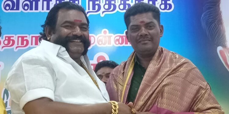 SPB பிறந்த நாளை முன்னிட்டு தூத்துக்குடியில்   சைமன் சுருதி இசைக்குழு சார்பில் இசை மழை நிகழ்ச்சி  அயரம்பட்டி முருகேசன் துவக்கி வைத்தார்