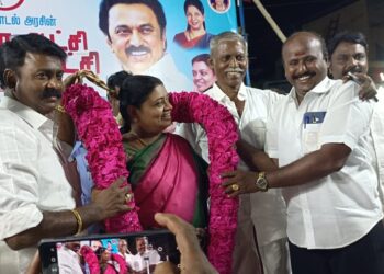 தூத்துக்குடியில்   கடந்த முறை இருந்த அதிமுக எம்.பி யாரென்றே யாருக்கும் தெரியாது, இன்று கனிமொழி எம்.பி நம் தொகுதிக்கு செய்த சாதனைகள எண்ணிலடங்காதது:  பிரையண்ட் நகர்   பகுதி திமுக கூட்டத்தில் அமைச்சர் கீதா ஜீவன் அதிரடி பேச்சு !!!