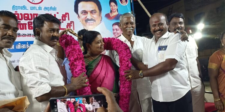 தூத்துக்குடியில்   கடந்த முறை இருந்த அதிமுக எம்.பி யாரென்றே யாருக்கும் தெரியாது, இன்று கனிமொழி எம்.பி நம் தொகுதிக்கு செய்த சாதனைகள எண்ணிலடங்காதது:  பிரையண்ட் நகர்   பகுதி திமுக கூட்டத்தில் அமைச்சர் கீதா ஜீவன் அதிரடி பேச்சு !!!