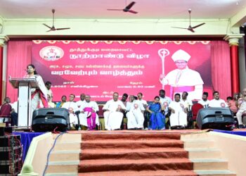 ஜாதி மதம் கடந்து மனிதநேயம் வளர வேண்டும் தூத்துக்குடி மறைமாவட்ட நூற்றாண்டு விழாவில் கனிமொழி எம்.பி பேசினார்.