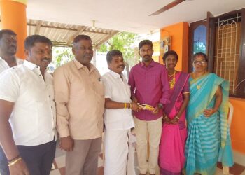 தூத்துக்குடி கிழக்கு ஒன்றிய திமுக பொருளாளர் புதுமனை புகுவிழா  சண்முகையா எம்எல்ஏ, பஞ். தலைவர் சரவணக்குமார் பங்கேற்பு