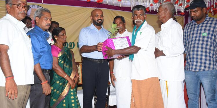 நாகப்பட்டினம் மாவட்டம் வேதாரண்யம் வட்டம் நாகக்குடையான் ஊராட்சியில் நடைபெற்ற மக்கள் நேர்காணல் முகாமில் 164 பயனாளிகளுக்கு சுமார் ரூ.23 இலட்சத்து 77 ஆயிரத்து 809 மதிப்பிலான நலத்திட்ட உதவிகளை மாவட்ட ஆட்சித்தலைவர்ஜானி டாம் வர்கீஸ் வழங்கினார்.