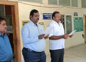 தூத்துக்குடி மாநகராட்சி மேயர் ஜெகன் பெரியசாமி தலைமையில் முதியோர் கொடுஞ்செயல் எதிர்ப்பு உறுதிமொழி எடுத்துக் கொண்டனர்.