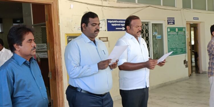 தூத்துக்குடி மாநகராட்சி மேயர் ஜெகன் பெரியசாமி தலைமையில் முதியோர் கொடுஞ்செயல் எதிர்ப்பு உறுதிமொழி எடுத்துக் கொண்டனர்.