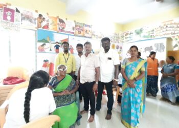 மாப்பிள்ளையூரணியில் இலவச கண்சிகிச்சை முகாம் ஊராட்சி மன்ற தலைவர் சரவணக்குமார் தொடங்கி வைத்தார்.