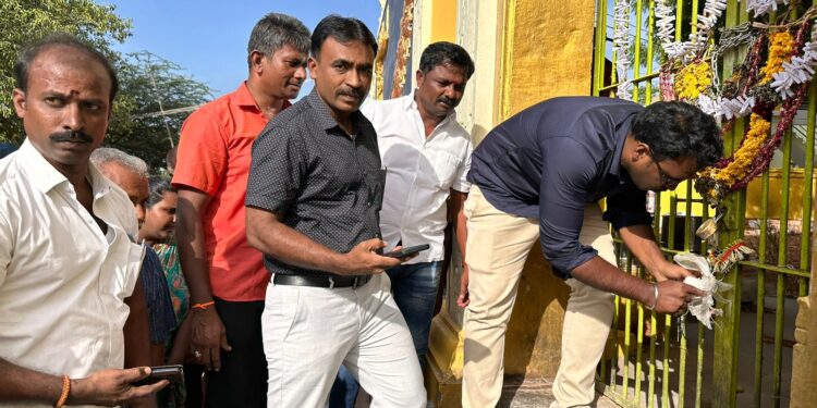 நீண்ட நாட்களாக  மூடப்பட்டிருந்த மாப்பிள்ளையூரணி பத்திரகாளியம்மன் கோவில் திறப்பு – வருவாய்த்துறை நடவடிக்கை