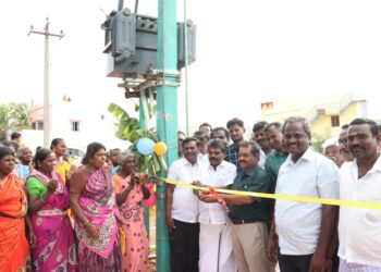 ஓட்டப்பிடாரம் தொகுதியில் புதிய மின்மாற்றி சண்முகையா எம்.எல்.ஏ தொடங்கி வைத்தார்.