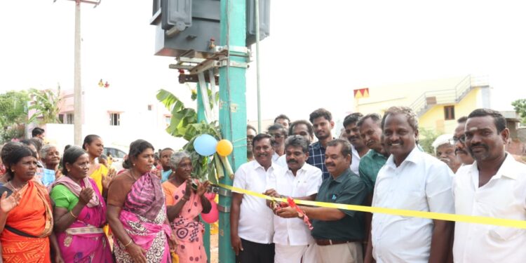 ஓட்டப்பிடாரம் தொகுதியில் புதிய மின்மாற்றி சண்முகையா எம்.எல்.ஏ தொடங்கி வைத்தார்.