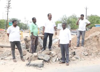 தூத்துக்குடி பாளை ரோடு கால்வாய் பணி மேயர் ஜெகன் பெரியசாமி ஆய்வு