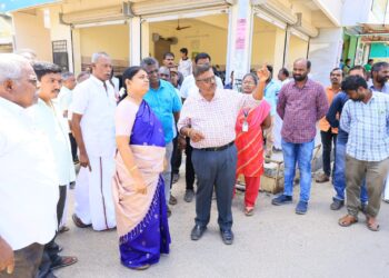 தூத்துக்குடியில் பொதுமக்கள் நலன்கருதி நடைமேடை, அமைச்சர் கீதாஜீவன் ஆய்வு