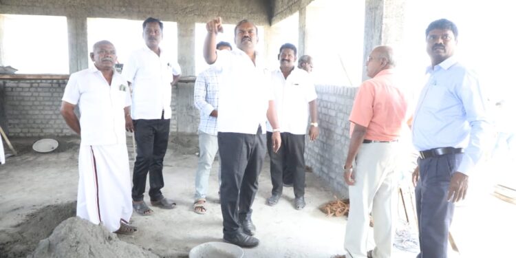 திருச்செந்தூருக்கு பாதயாத்திரையாக செல்லும் முருகபக்தர்கள் மகிழ்ச்சி –  மேயர் ஜெகன்பெரியசாமி அதிரடி நடவடிக்கை