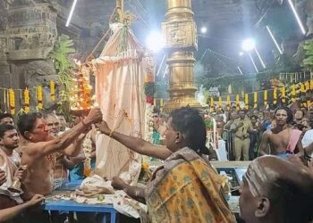 சங்கரன்கோவில் சங்கரநாராயணசாமி கோவிலில் ஆடித்தவசு திருவிழா கொடியேற்றம்: திரளான பக்தர்கள் பங்கேற்பு  29ஆம் தேதி தேரோட்டம்:  31 ஆம் தேதி தவசு காட்சி