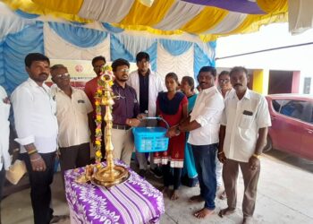 கலைஞரின் வரும்முன் காப்போம் திட்டம் பொது மருத்துவ முகாம்  மாப்பிள்ளையூரணி பஞ்சாயத்து தலைவர் சரவணக்குமார் துவக்கி வைத்தார்