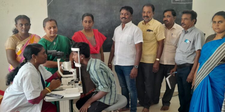 மாப்பிள்ளையூரணியில் தொடர்ந்து பொது மருத்துவ முகாம்,  இலவச கண் பரிசோதனை முகாம் : ஊராட்சி மன்ற தலைவர் சரவணக்குமார் தொடங்கி வைத்தார்!! பொதுமக்கள் மகிழ்ச்சி!!!!!