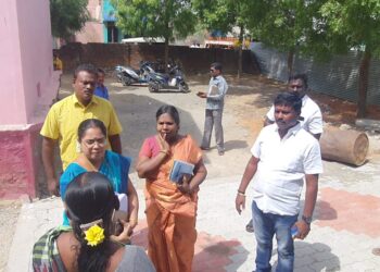 மாப்பிள்ளையூரணியில் கலைஞர்   மகளிர் உரிமைத் தொகை விண்ணப்பம் ரேஷன் கடைகள் மூலம் வினியோகம் :  அமைச்சர் அனிதா ராதா கிருஷ்ணன் ஆலோசனை பெயரில்   பஞ்.தலைவர் சரவணகுமார் அதிகாரிகள் நேரில் ஆய்வு!!”