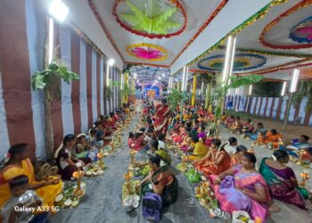 தூத்துக்குடி மேலசண்முகபுரம் முனியசாமி கோவிலில் திருவிளக்கு பூஜை நடைபெற்றது.