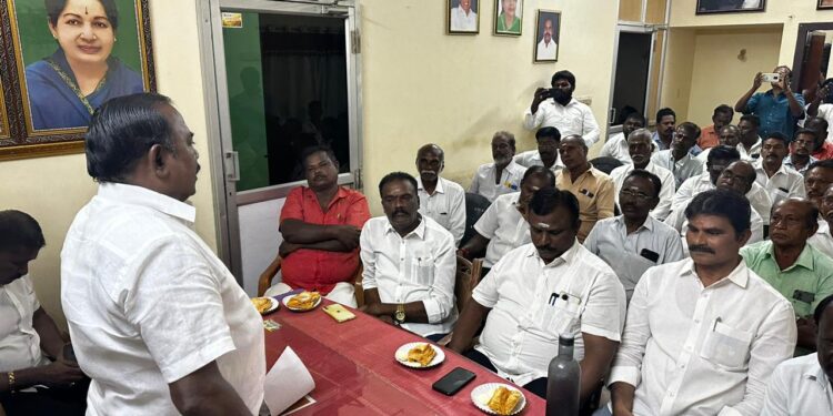 மதுரை மாநாடு அதிமுகவிற்கு திருப்பு முணையை ஏற்படுத்தும் முன்னாள் அமைச்சர் சி.த.செல்லப்பாண்டியன் தகவல்