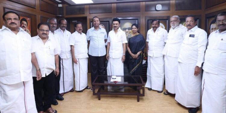 திமுக தலைவராக 6ம் ஆண்டு தொடங்கும் முதல்வர் மு.க.ஸ்டாலின் – கனிமொழி கருணாநிதி நேரில் வாழ்த்து..