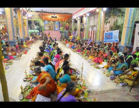 தூத்துக்குடி சண்முகபுரம் பதினெட்டாம்படி கருப்பசாமி கோவிலில் திருவிளக்கு பூஜை நடைபெற்றது.