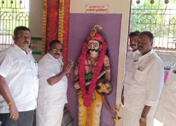 தூத்துக்குடியில் பூலித்தேவர் சிலைக்கு சி.த.செல்லப்பாண்டியன் மரியாதை