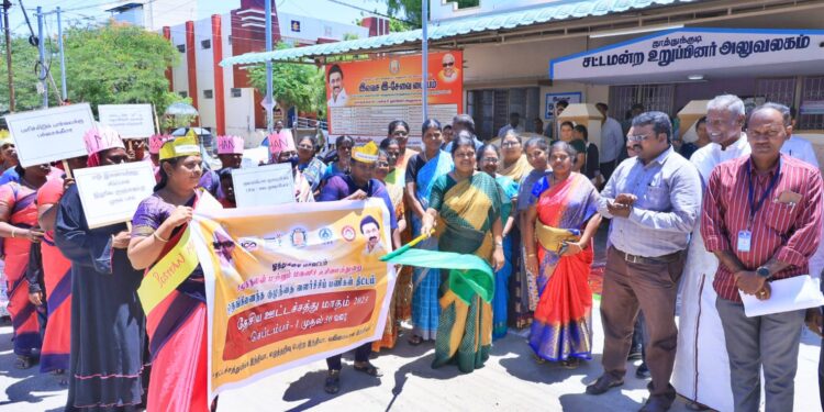 தூத்துக்குடியில் தேசிய ஊட்டச்சத்து மாதத்தை முன்னிட்டு விழிப்புணர்வு பேரணியை அமைச்சர் கீதாஜீவன் கொடியசைத்து தொடங்கி வைத்தார்