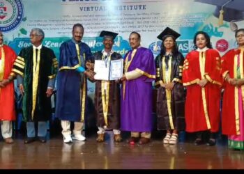 தூத்துக்குடி தி.மு.க கவுன்சிலருக்கு உலக மனித சமாதான பல்கலைக்கழகம் டாக்டர் பட்டம் வழங்கியது