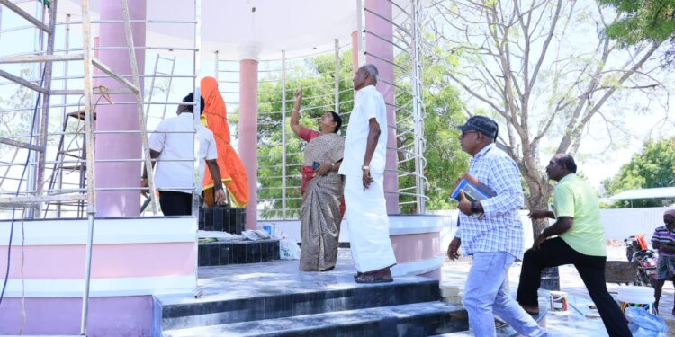 தூத்துக்குடியில் குரூஸ்பர்னாந்து மணிமண்டபம் கட்டும் பணியை அமைச்சர் கீதாஜீவன் ஆய்வு செய்தார்.