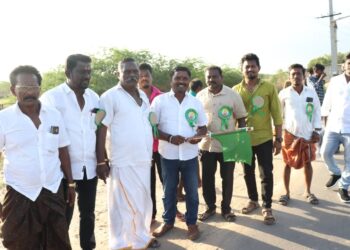 இந்திரசக்தி விநாயகர் ஆலய சதுர்த்தியை முன்னிட்டு மாட்டு வண்டி போட்டி:  மாப்பிள்ளையூரணி ஊராட்சி மன்ற தலைவர் சரவணக்குமார் துவங்கி வைத்தார்