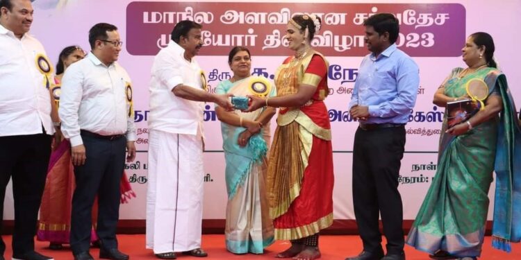 திருச்சியில் முதியோர் தின விழா அமைச்சர் கீதாஜீவன் பங்கேற்புதிருச்சியில் முதியோர் தின விழா அமைச்சர் கீதாஜீவன் பங்கேற்பு