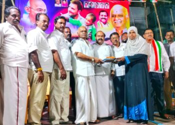 இந்தியா கூட்டணி வெற்றி பெற்றால் தமிழகம் போல் இந்தியா முழுவதும் அமைதி பூங்காவாக திகழும் தூத்துக்குடி காங்கிரஸ் கூட்டத்தில் மாநில துணைத்தலைவர் சண்முகம் பேசினார். 