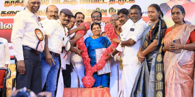 தலைவர்களின் வரலாறுகளை எதிர்கால தலைமுறையினர் தெரிந்து கொள்ள வேண்டும். அமைச்சர் கீதாஜீவன் மாணவ மாணவிகளுக்கு அறிவுரை