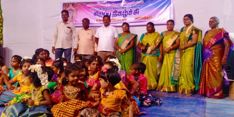 தூத்துக்குடி சண்முகபுரம் பத்திரகாளியம்மன் கோவில் தசரா விழாவையொட்டி கொடியேற்றம்