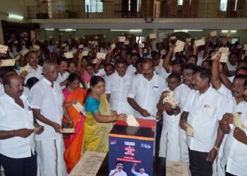 மோடியையும் நீட்டையும் இந்தியா கூட்டணி விரட்டும் – தூத்துக்குடி கையெழுத்து இயக்க நிகழ்வில் அமைச்சர் கீதாஜீவன், மேயர் ஜெகன் பெரியசாமி, மார்க்கண்டேயன் எம்எல்ஏ பங்கேற்பு