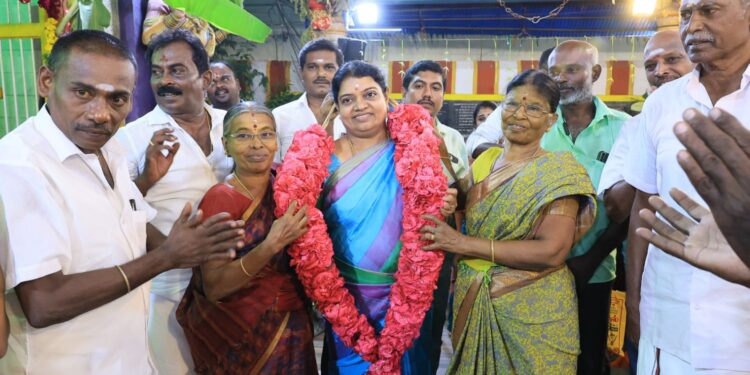 திமுக ஆட்சிக்கு வந்தபிறகு ஆயிரம் கோவில்களில் கும்பாபிஷேகம் நடைபெற்றுள்ளது. சண்முகபுரம் கோவில் தசரா விழாவில் அமைச்சர் கீதாஜீவன் பேசினார்.