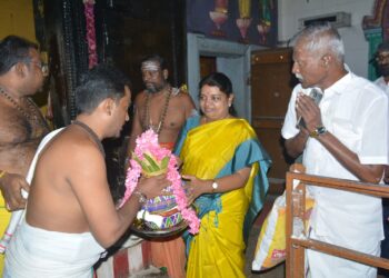 தூத்துக்குடி மேலூர் பத்திரகாளியம்மன் கோவில் தசரா விழா அமைச்சர் கீதாஜீவன் பங்கேற்பு