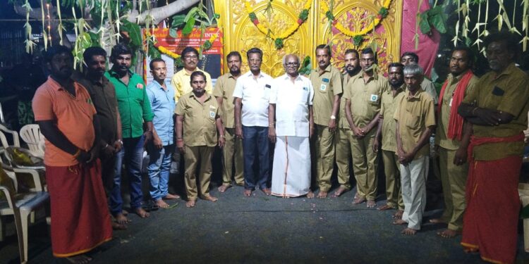 தூத்துக்குடி ஹவுசிங் போர்டு ஆட்டோ தொழிலாளர்கள் சார்பில் ஆயுத பூஜை கொண்டாட்டம் – கவுன்சிலர் ரெங்கசாமி பங்கேற்பு