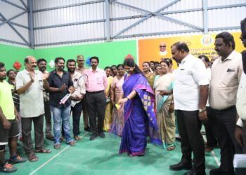 தூத்துக்குடியில் இறகுப்பந்து உள்விளையாட்டரங்கத்தை கனிமொழி எம்.பி திறந்து வைத்தார் – அமைச்சர் கீதாஜீவன், மேயர் ஜெகன் பெரியசாமி பங்கேற்பு