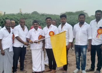 மாப்பிள்ளையூரணியில் முத்துராமலிங்க தேவர் ஜெயந்திவிழாவையொட்டி மாட்டுவண்டி போட்டி : சண்முகையா எம்.எல்.ஏ, பஞ்.தலைவர் சரவணக்குமார் கொடியசைத்து துவக்கி வைத்தனர்.