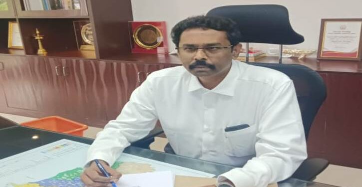 தூத்துக்குடி மாவட்டத்தின் 27வது கலெக்டராக லட்சுமிபதி பதவியேற்பு