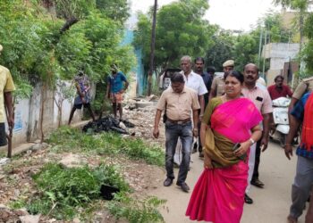 தூத்துக்குடி 36வது வார்டு பகுதியில் அமைச்சர் கீதாஜீவன் பொதுமக்களிடம் குறை கேட்பு