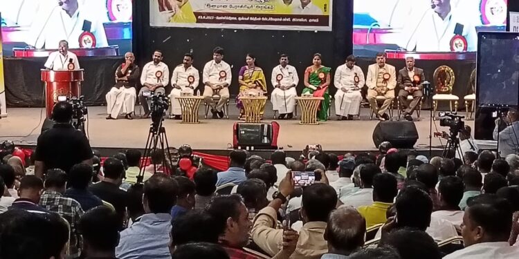 திமுக அயலக அணி (குவைத்) மற்றும் வெளிநாடு வாழ் தமிழ் இந்தியர்கள் சங்கம் (குவைத்) இணைந்து நடத்தும் முத்தமிழறிஞர் கலைஞர் நூற்றாண்டு விழா, குவைத் நாட்டிலுள்ள அப்பாஸ்யா, ஆஸ்பயர் இந்தியன் பன்னாட்டு கல்விக் கூடத்தில்  நடைபெற்றது.