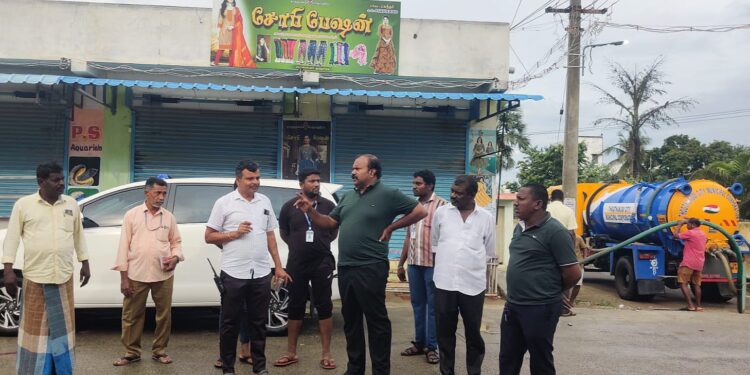 தூத்துக்குடி மாநகராட்சி பகுதிகளில் தேங்கியுள்ள மழைநீரை வெளியேற்ற மேயர் ஜெகன் பெரியசாமி அதிரடி நடவடிக்கை!!!