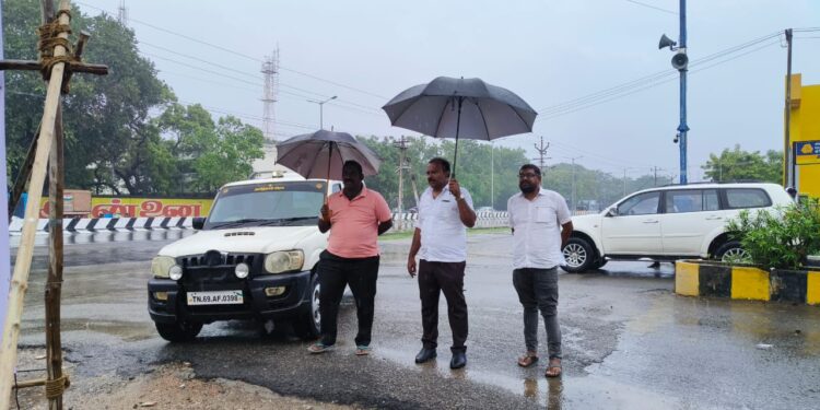 தூத்துக்குடி பாளை ரோடு பகுதியில் மேயர் ஜெகன் பெரியசாமி ஆய்வு