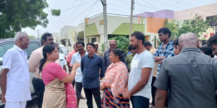 தூத்துக்குடியில் மழைநீர் தேங்கியுள்ள பகுதியில் அமைச்சர் கீதாஜீவன் ஆய்வு