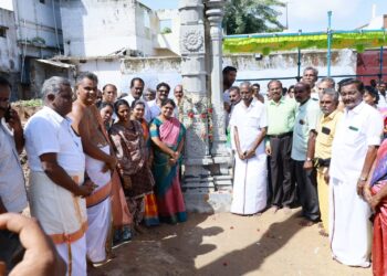 தூத்துக்குடி பெருமாள் கோவில் கல் மண்டபத்திற்கான கல் தூண் நிறுவும் பணியை அமைச்சர் கீதா ஜீவன் துவக்கி வைத்தார்