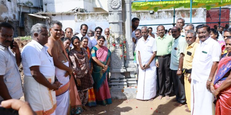 தூத்துக்குடி பெருமாள் கோவில் கல் மண்டபத்திற்கான கல் தூண் நிறுவும் பணியை அமைச்சர் கீதா ஜீவன் துவக்கி வைத்தார்