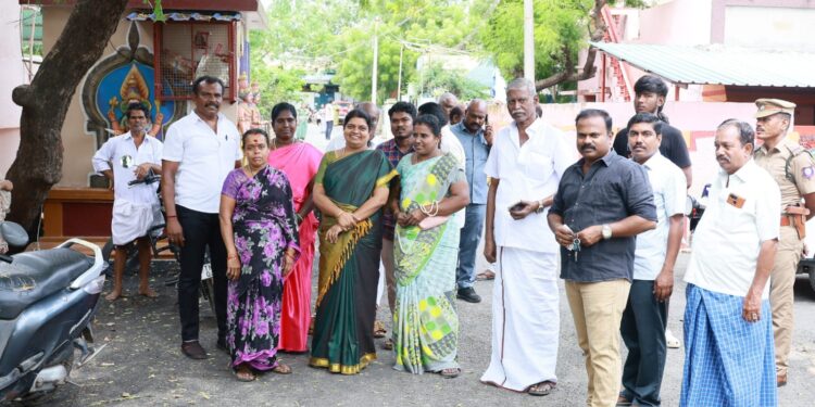 தூத்துக்குடி 4,5 வது வார்டுக்குட்பட்ட பகுதியில் அமைச்சர் கீதாஜுவன் ஆய்வு