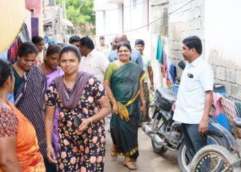 தூத்துக்குடி 4,5 வது வார்டுக்குட்பட்ட பகுதியில் அமைச்சர் கீதாஜுவன் ஆய்வு