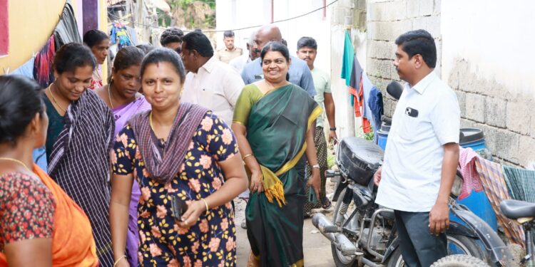 தூத்துக்குடி 4,5 வது வார்டுக்குட்பட்ட பகுதியில் அமைச்சர் கீதாஜுவன் ஆய்வு